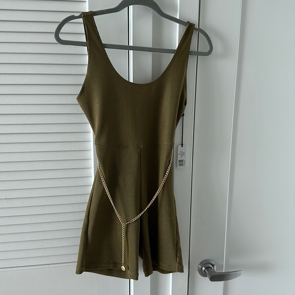 Dark green WeWoreWhat ribbed body suit with gold chain belt NEVER WORN